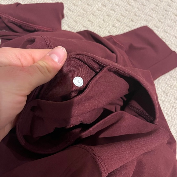 BRAND NEW Lululemon tights/ joggers - Picture 6 of 6